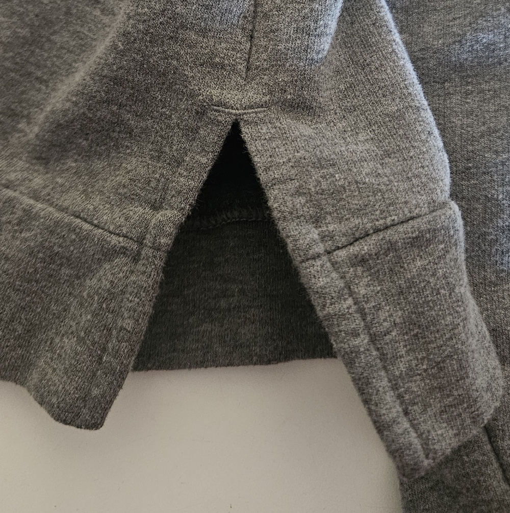 Victoria Sport Sweatshirt - Picture 3 of 5